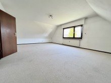 Schlafzimmer obere Etage Freistehendes Einfamilienhaus mit viel Platz