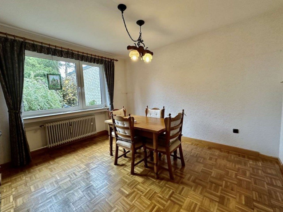 Esszimmer Erdgeschosswohnung Zweifamilienhaus Neuss
