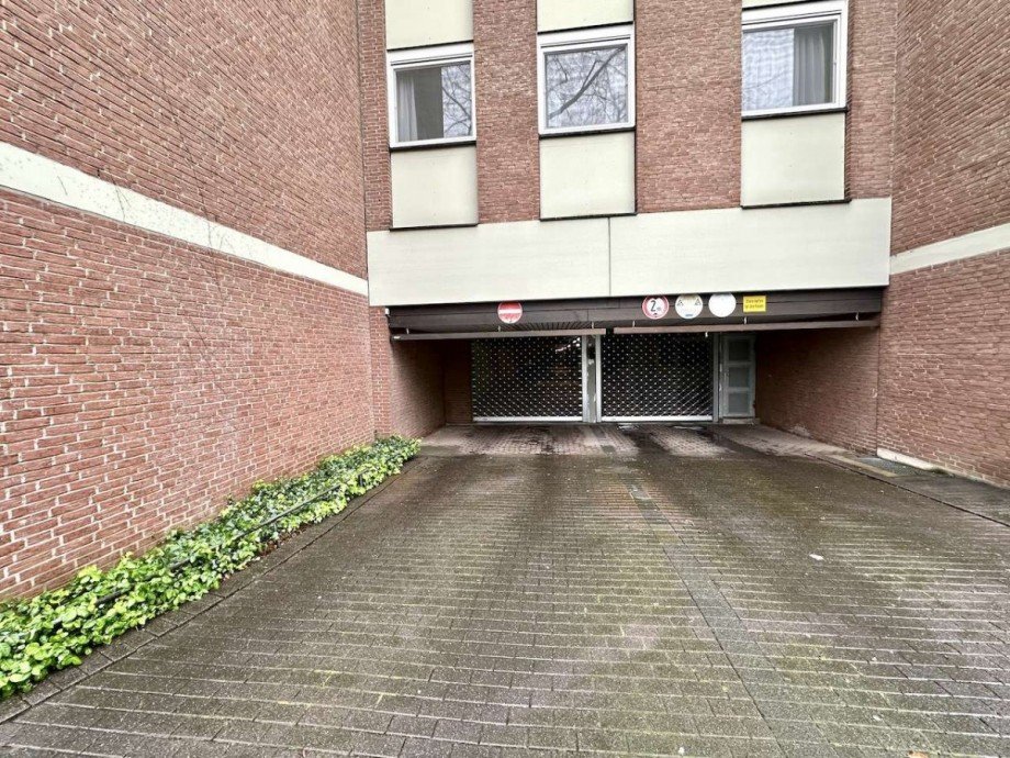 Einfahrt Tiefgarage Etagenwohnung K�ln