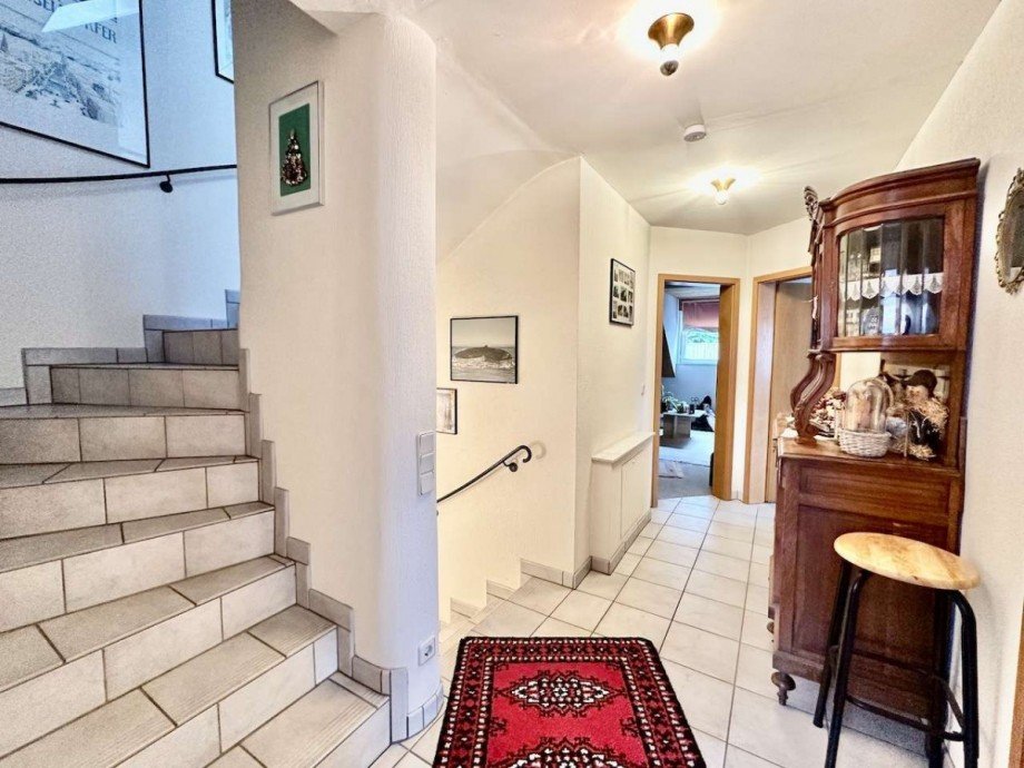 Flur obere Etage Doppelhaush�lfte Neuss