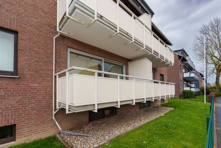 Au�enansicht Balkon Erdgeschosswohnung Neuss