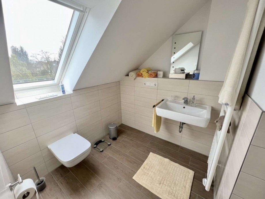 Duschbad Dachgeschoss Doppelhaush�lfte Kaarst