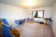 Schlafzimmer 1 EG Freistehendes Einfamilienhaus in wundersch�ner Lage mit gro�em Garten