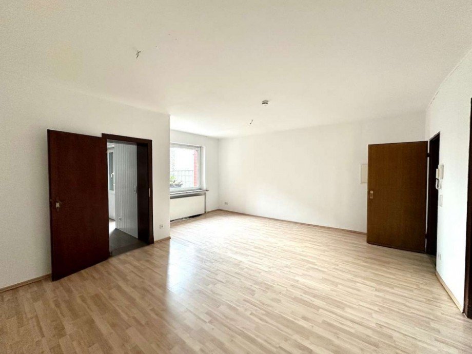 Wohnzimmer Wohnung Erdgeschoss Mehrfamilienhaus Neuss