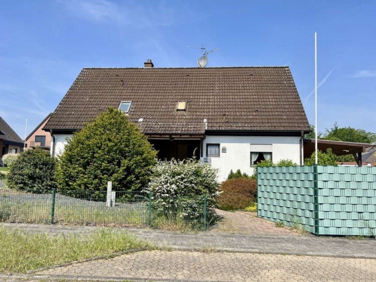 Hausansicht Bedburg Einfamilienhaus Freistehendes Einfamilienhaus mit viel Platz