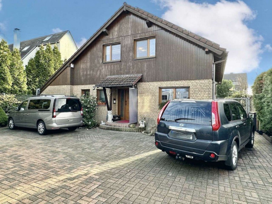 Hausansicht Vorderseite Einfamilienhaus Dormagen