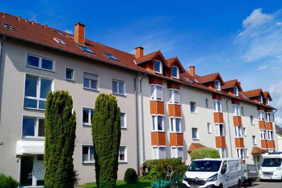 Hausansicht Vorderseite Dachgeschosswohnung Dormagen