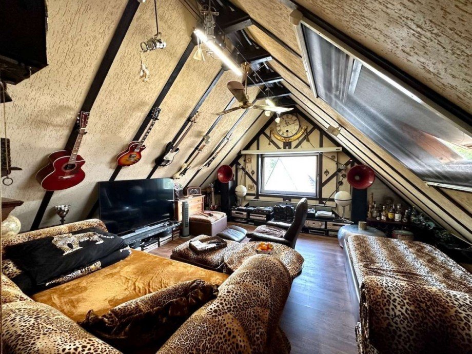 Dachstudio Wohnung obere Etage Zweifamilienhaus D�sseldorf