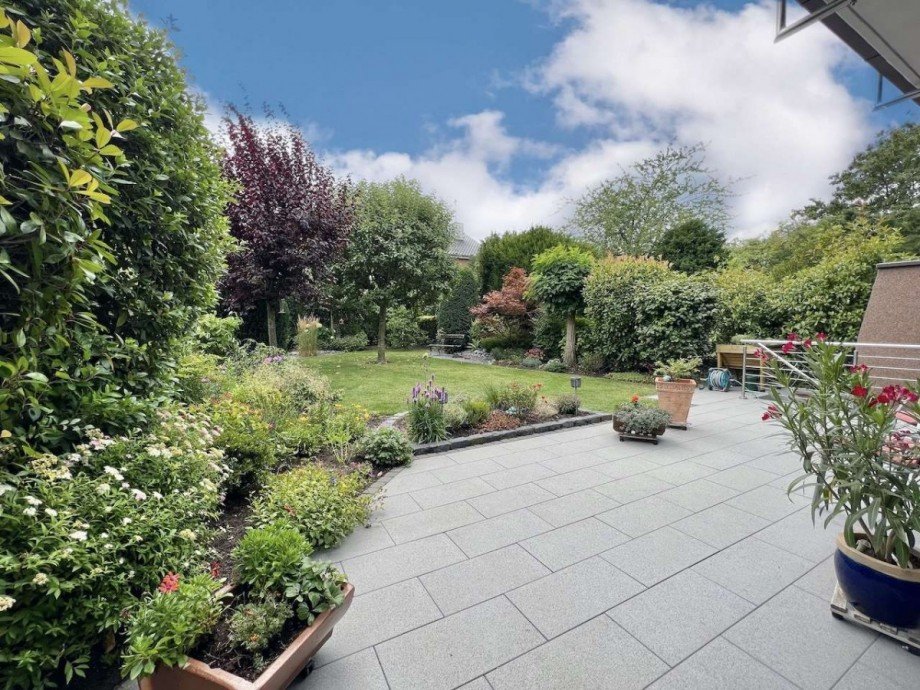 Terrasse Zweifamilienhaus Neuss