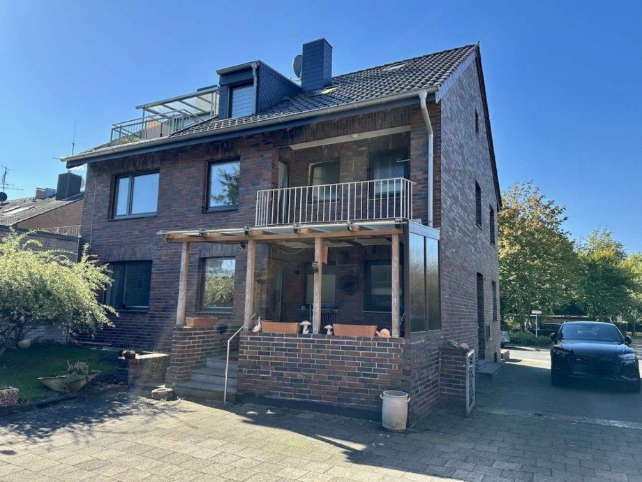 Hausansicht R�ckseite Zweifamilienhaus Neuss