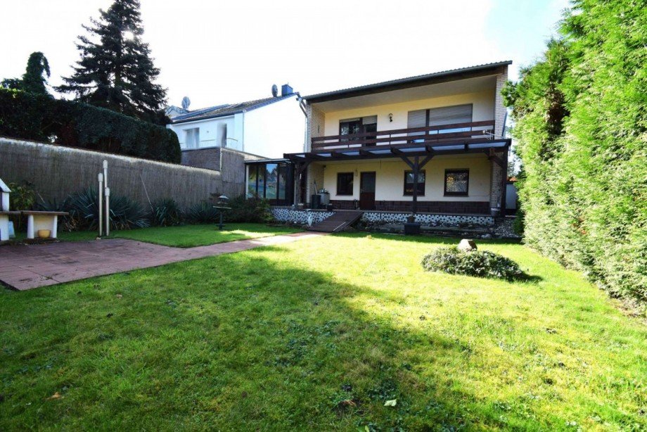 Haus R�ckansicht Einfamilienhaus J�chen
