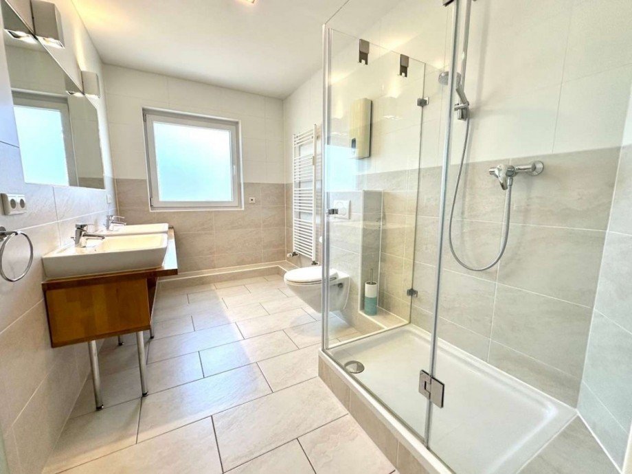 Badezimmer untere Etage Maisonettewohnung Neuss