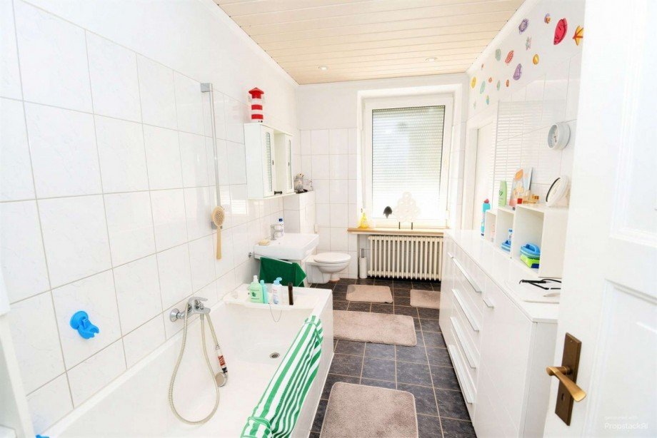 Badezimmer 1. OG Doppelhaush�lfte Neuss