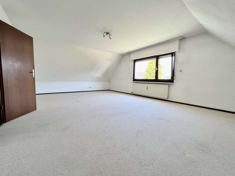 Schlafzimmer obere Etage Einfamilienhaus Bedburg