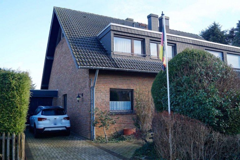 Hausansicht Vorderseite Dormagen Doppelhaush�lfte Gro�e Doppelhaush�lfte mit sch�nem Garten in beliebter Wohnlage