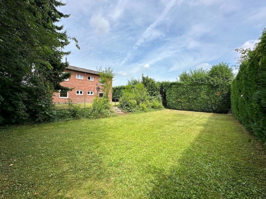 Garten Zweifamilienhaus Rommerskirchen