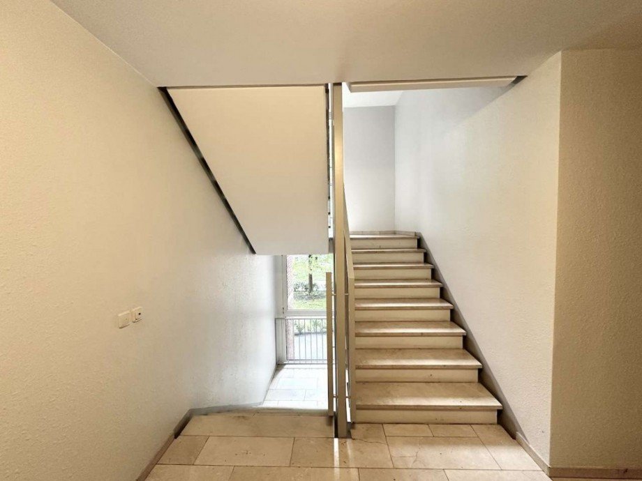 Treppenhaus Etagenwohnung K�ln