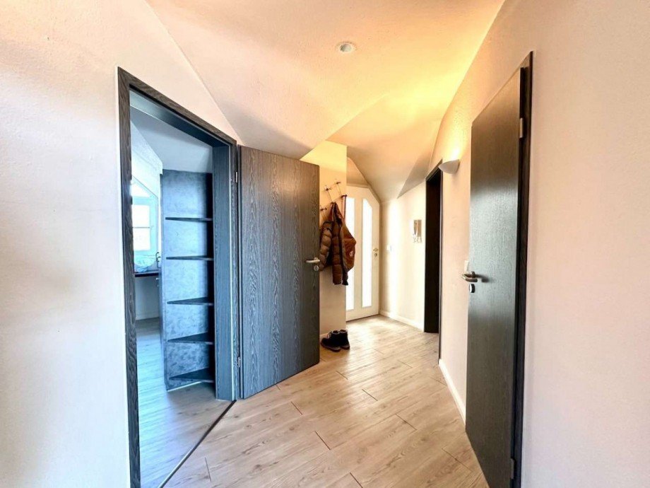 Flur Dachgeschosswohnung Neuss