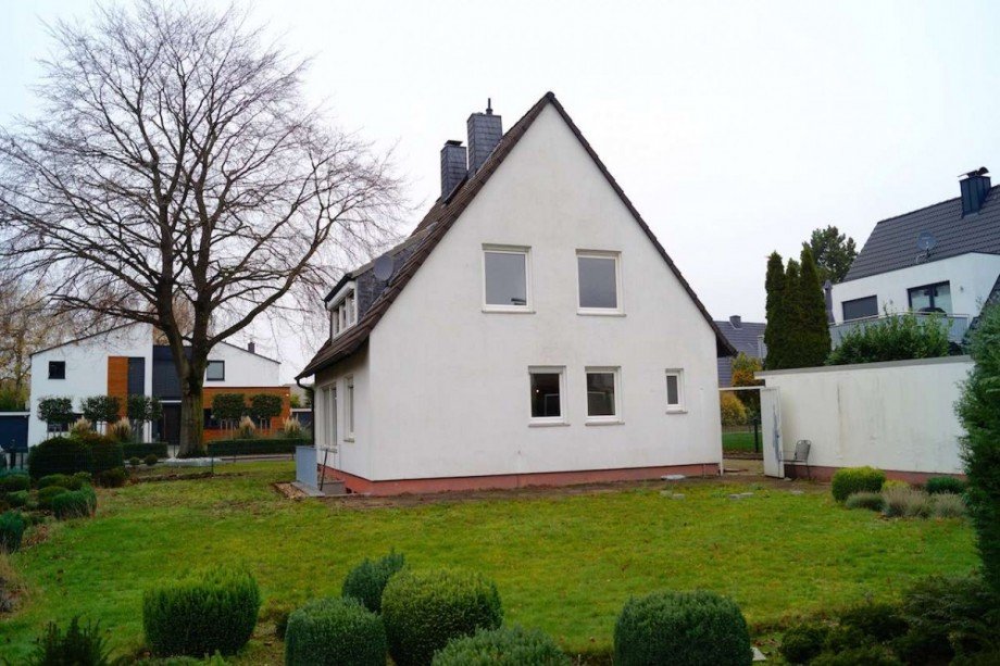 Hausansicht R�ckseite Einfamilienhaus Kaarst