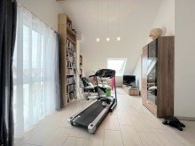 Dachstudio Energiesparen in moderner Doppelhaush�lfte