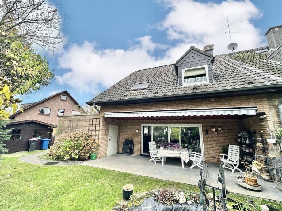 Hausansicht R�ckseite Doppelhaush�lfte Neuss