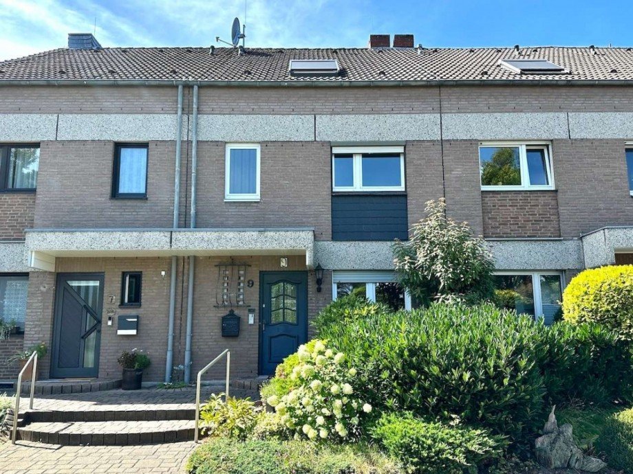 Hausansicht Vorderseite Reihenhaus Neuss