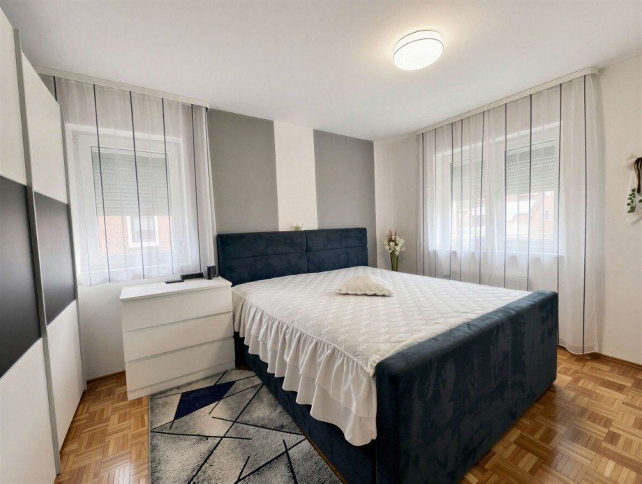 Schlafzimmer Doppelhaush�lfte Neuss