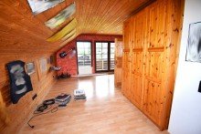 Studio OG Freistehendes Einfamilienhaus in wundersch�ner Lage mit gro�em Garten