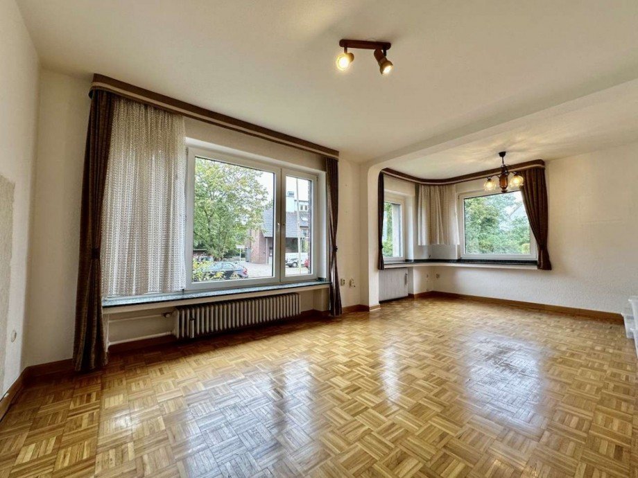 Wohnzimmer Erdgeschosswohnung Zweifamilienhaus Neuss