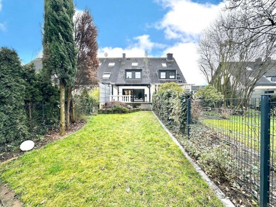 Hausansicht R�ckseite Reihenhaus Neuss