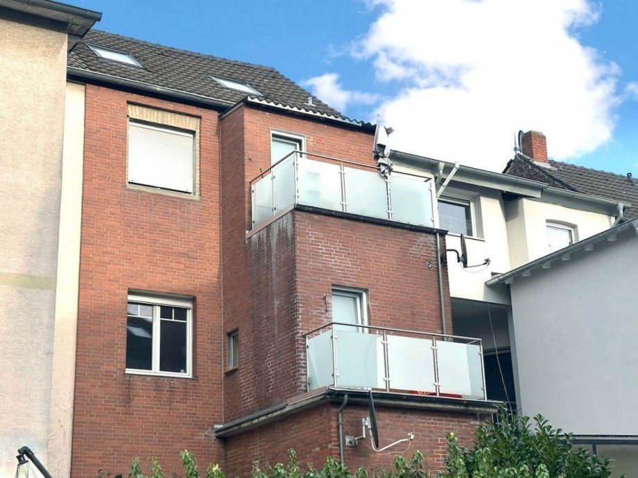 Hausansicht R�ckseite Mehrfamilienhaus Neuss