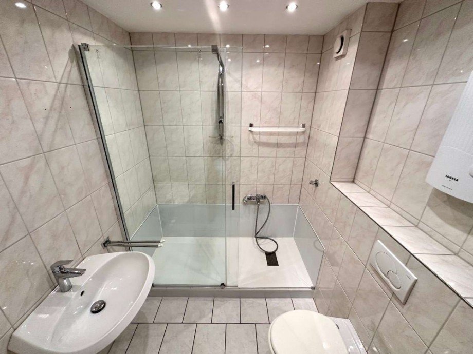 Badezimmer 1 OG Zweifamilienhaus Korschenbroich