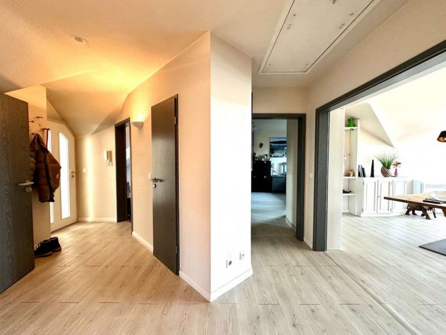 Flur Dachgeschosswohnung Neuss