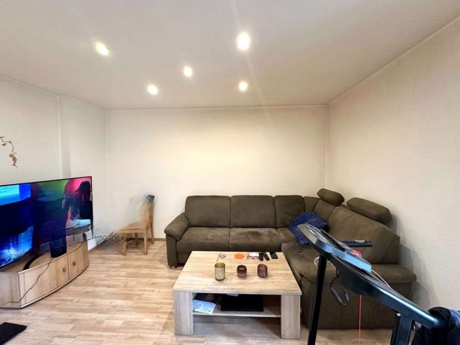 Wohnzimmer Wohnung erste Etage Mehrfamilienhaus Neuss