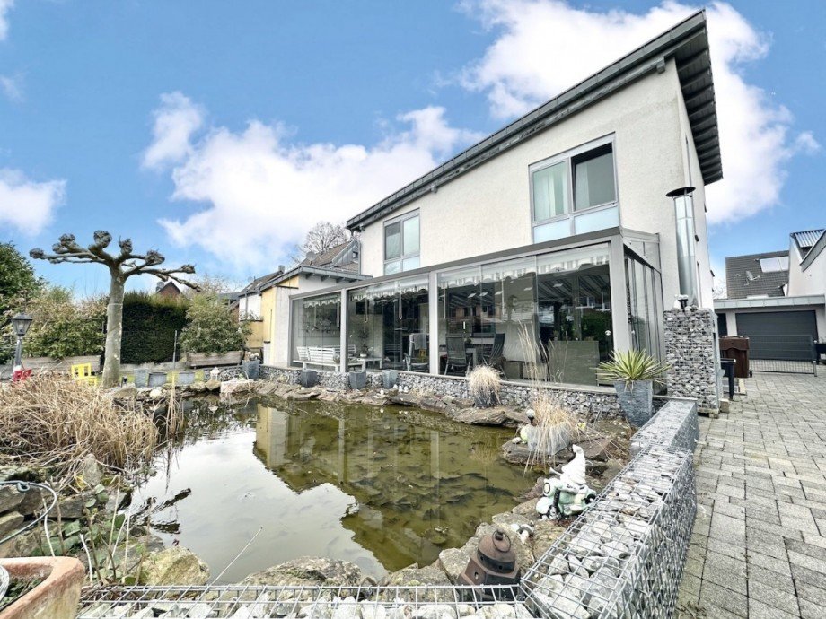 Hausansicht R�ckseite Einfamilienhaus Neuss