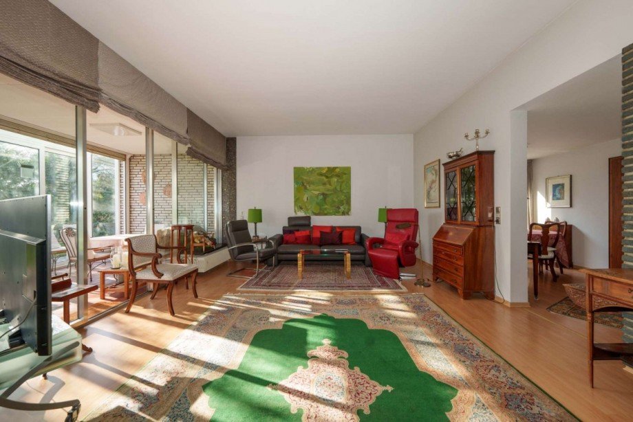 Wohnbereich mit Zugang zur Terrasse Bungalow Neuss