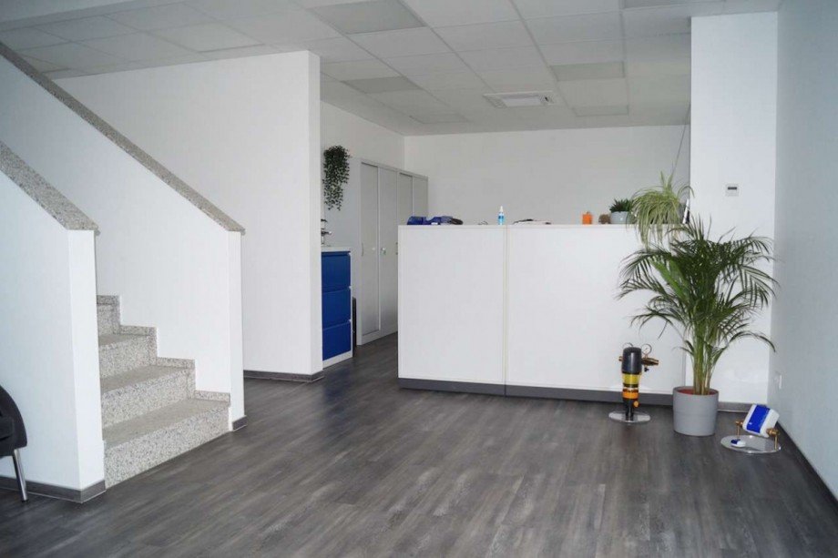 Empfang B�rogeb�ude Lager Korschenbroich