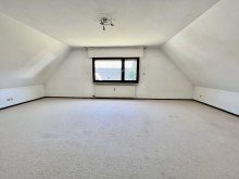 Schlafzimmer obere Etage Freistehendes Einfamilienhaus mit viel Platz