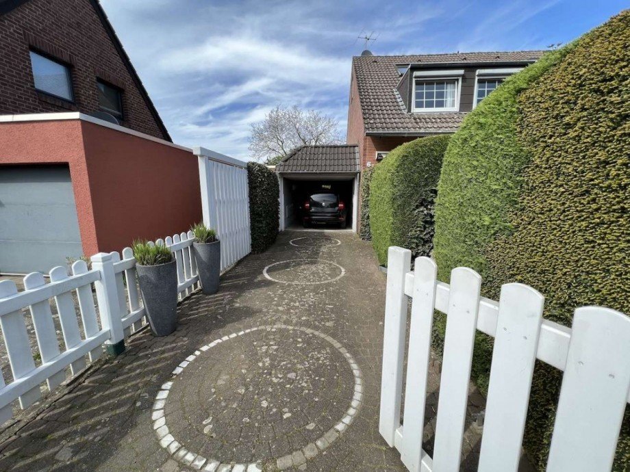 Garageneinfahrt Doppelhaush�lfte Korschenbroich