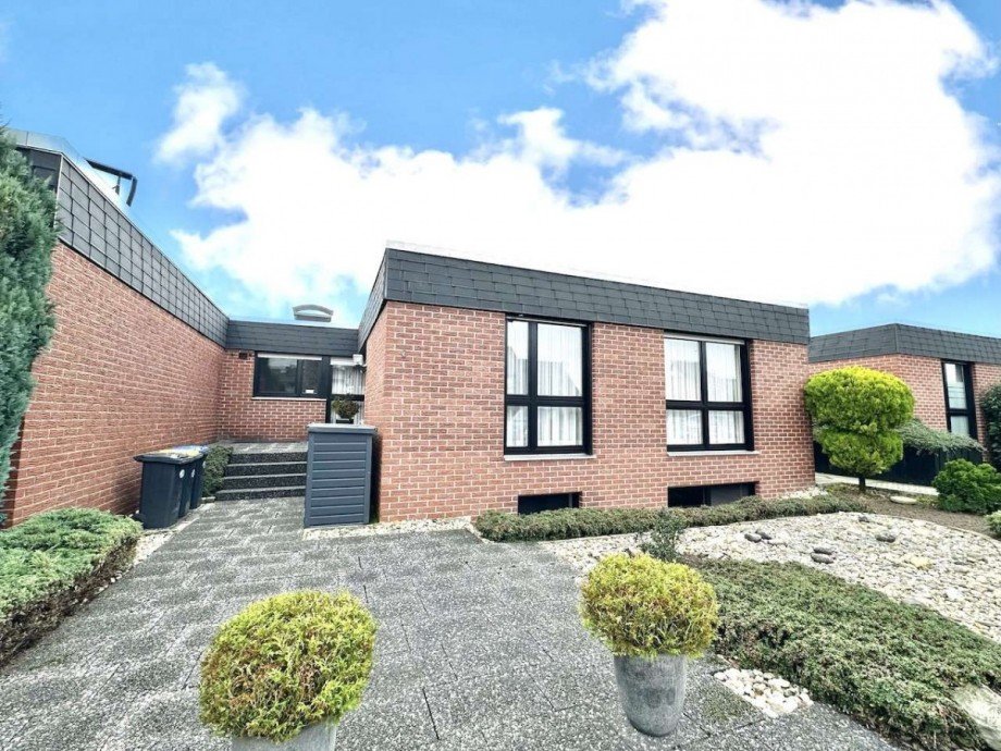 Hausansicht Vorderseite Bungalow Korschenbroich