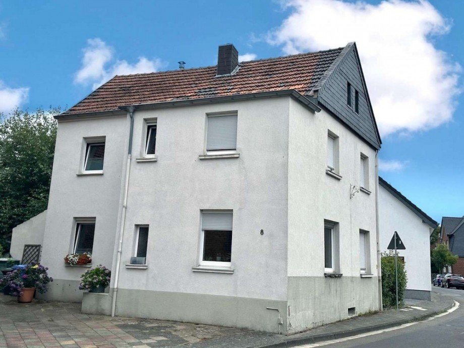 Hausansicht Vorderseite Einfamilienhaus Neuss