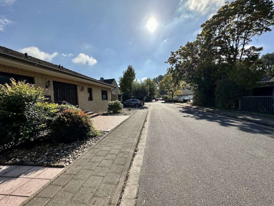Anliegerstra�e Bungalow Neuss