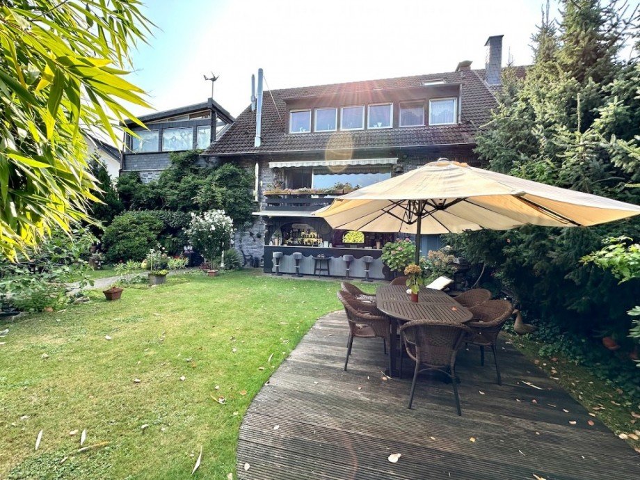 Hausansicht R�ckseite Zweifamilienhaus D�sseldorf