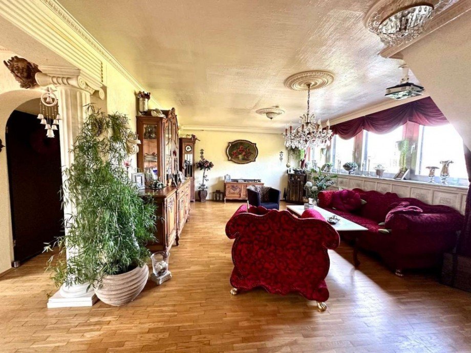 Wohnzimmer Wohnung obere Etage Zweifamilienhaus D�sseldorf
