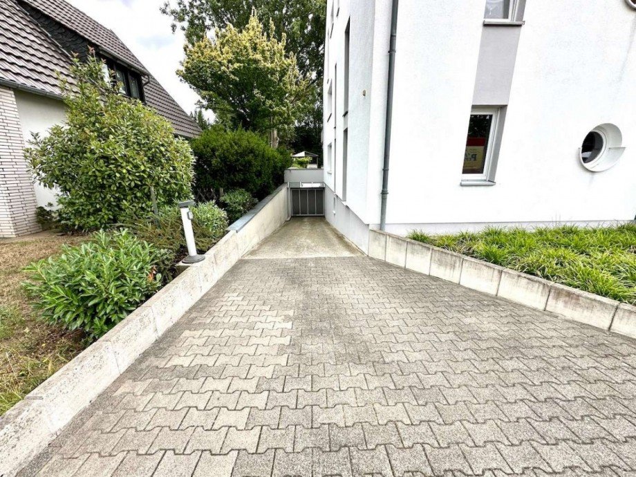 Zufahrt Tiefgarage Etagenwohnung Dormagen
