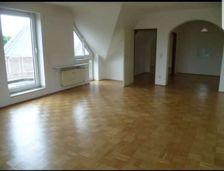 Wohnzimmer Dachgeschosswohnung Neuss