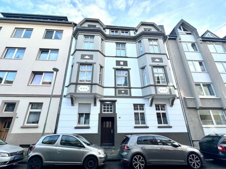 Hausansicht Vorderseite Neuss Dachgeschosswohnung Charmante Zweizimmerwohnung - perfekt zum Wohlf�hlen und Gestalten
