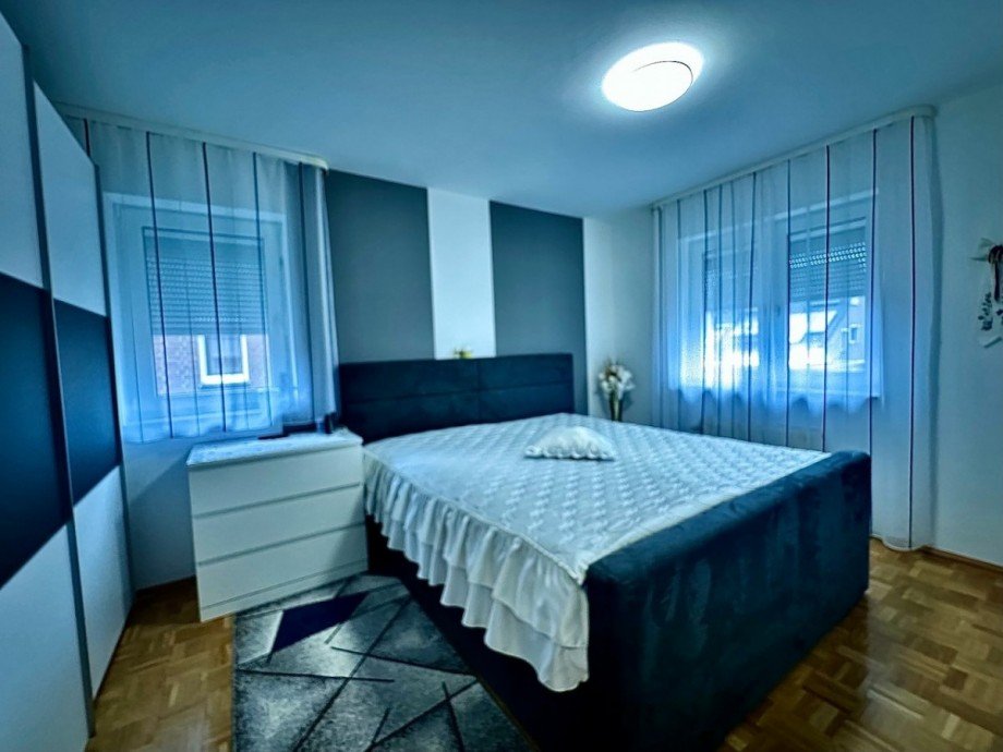 Schlafzimmer Doppelhaush�lfte Neuss