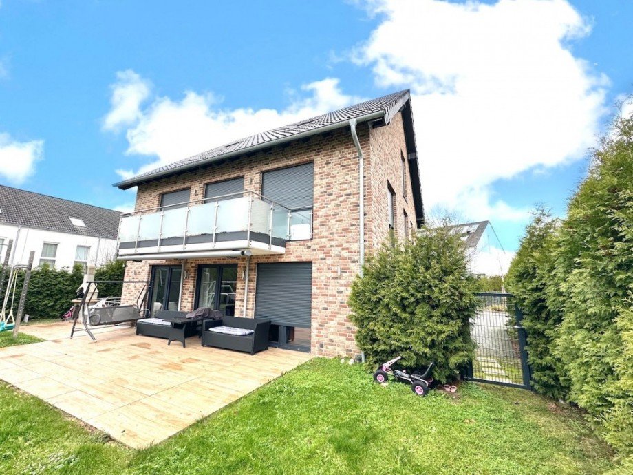 Hausansicht R�ckseite Einfamilienhaus Neuss