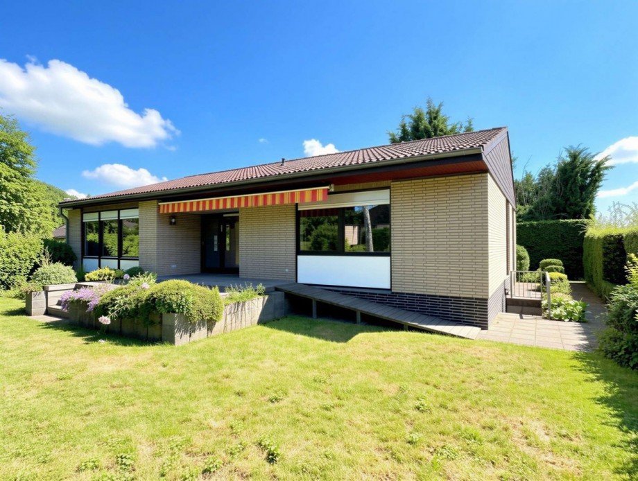 Hausansicht R�ckseite Bungalow Neuss
